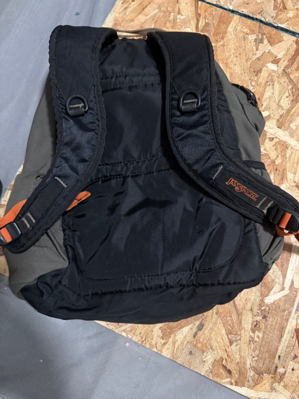 Back pack - Picture 2 of 2